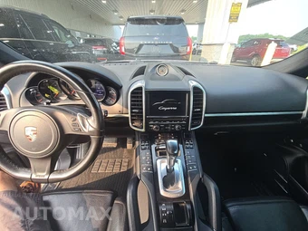 2013 Porsche Cayenne Tiptronic – miniatura 11