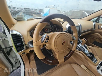 2013 Porsche Cayenne Tiptronic – miniatura 11