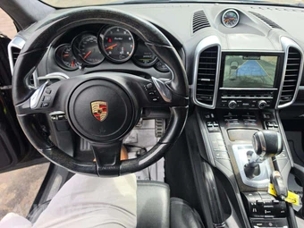 2013 Porsche Cayenne Turbo – miniatura 10