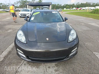 2013 Porsche Panamera 4 – miniatura 2