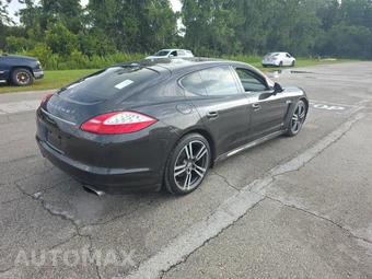2013 Porsche Panamera 4 – miniatura 4