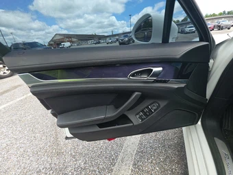 2013 Porsche Panamera 4 – miniatura 9