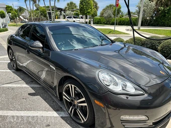 2013 Porsche Panamera Platinum Ed - miniatura 2