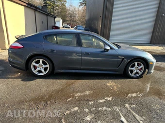 2013 Porsche Panamera – miniatura 4