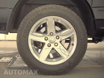 2013 Ram 1500 Express Crew Cab Short Bed – miniatura 11
