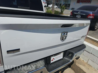 2013 Ram 1500 Laramie Crew Cab Short Bed - miniatura 28