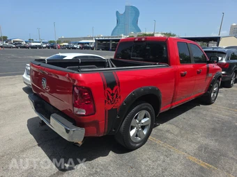 2013 Ram 1500 SLT Extended Cab Medium Bed – miniatura 4