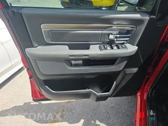 2013 Ram 1500 SLT Extended Cab Medium Bed – miniatura 9