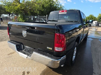 2013 Ram 1500 SLT Extended Cab Medium Bed – miniatura 4