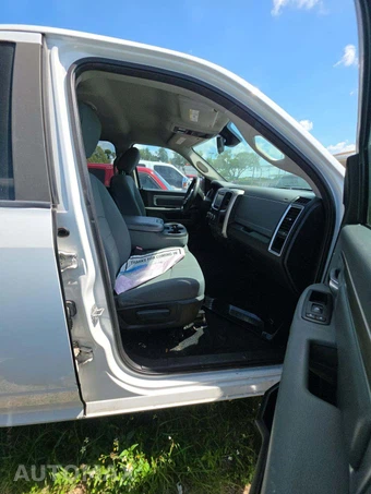 2013 Ram 1500 SLT Extended Cab Medium Bed – miniatura 17