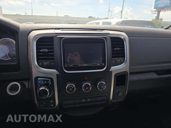 2013 Ram 1500 SLT Extended Cab Medium Bed – miniatura 9