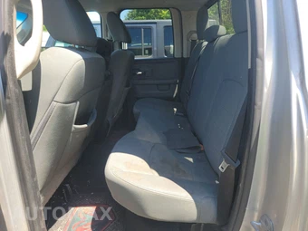 2013 Ram 1500 SLT Extended Cab Medium Bed – miniatura 13