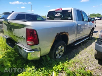 2013 Ram 1500 SLT Extended Cab Medium Bed – miniatura 4