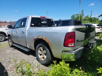 2013 Ram 1500 SLT Extended Cab Medium Bed – miniatura 6