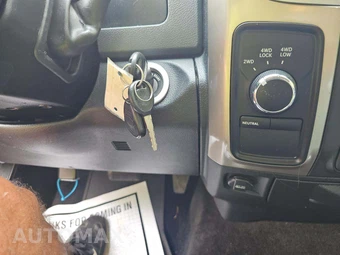 2013 Ram 2500 SLT Crew Cab Medium Bed – miniatura 7