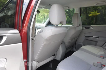 2013 Subaru Forester 2.5X - miniatura 13