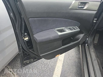 2013 Subaru Forester 2.5X Limited – miniatura 9