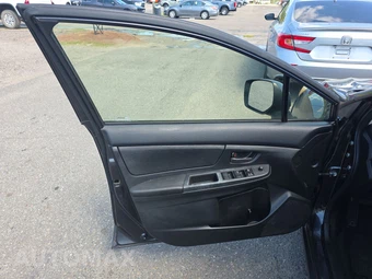 2013 Subaru Impreza 5-Door 2.0i Hatchback - miniatura 9