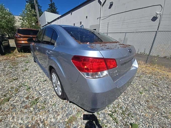 2013 Subaru Legacy 2.5i Limited – miniatura 2