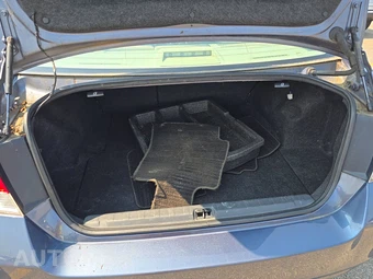 2013 Subaru Legacy 2.5i Premium – miniatura 16