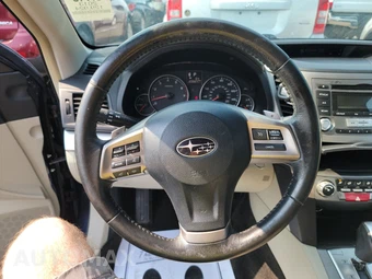 2013 Subaru Legacy 2.5i Premium – miniatura 10