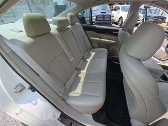 2013 Subaru Legacy 3.6R Limited - miniatura 16