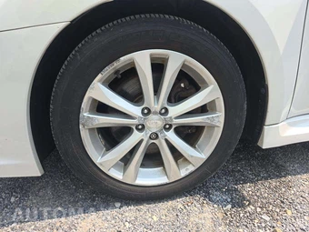 2013 Subaru Legacy 3.6R Limited - miniatura 23
