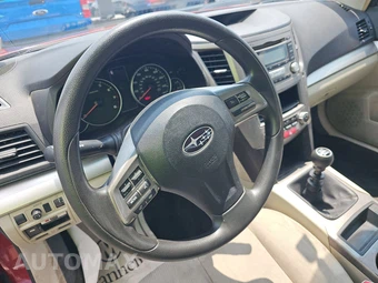 2013 Subaru Outback 2.5i – miniatura 10