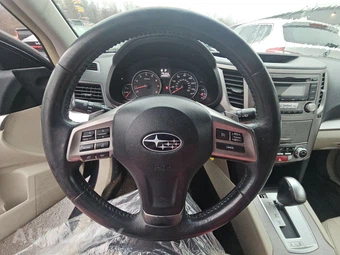 2013 Subaru Outback 2.5i Premium – miniatura 10