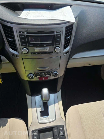 2013 Subaru Outback 2.5i Premium – miniatura 7
