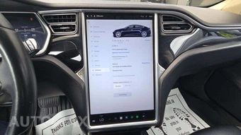 2013 Tesla Model S – miniatura 18
