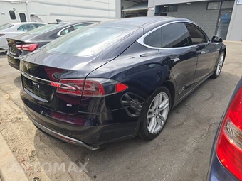 2013 Tesla Model S – miniatura 4