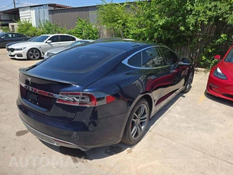 2013 Tesla Model S – miniatura 3
