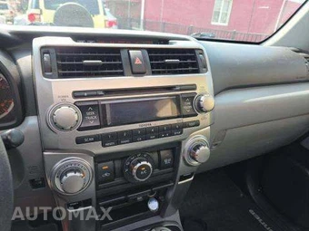 2013 Toyota 4Runner SR5 – miniatura 10