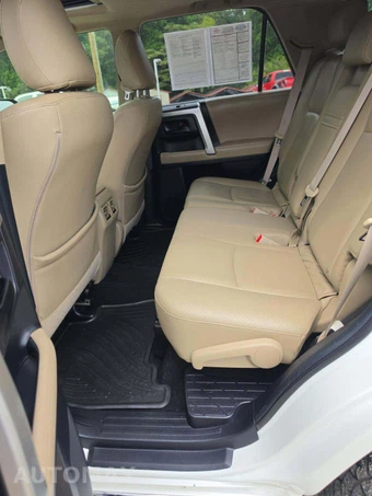 2013 Toyota 4Runner SR5 – miniatura 10