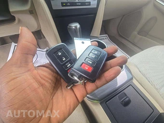 2013 Toyota Camry Hybrid XLE - miniatura 5