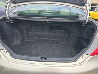 2013 Toyota Camry Hybrid XLE - miniatura 16
