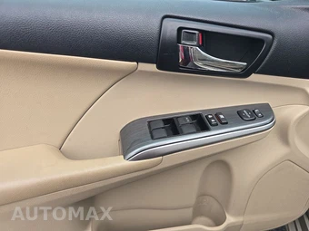 2013 Toyota Camry Hybrid XLE - miniatura 9