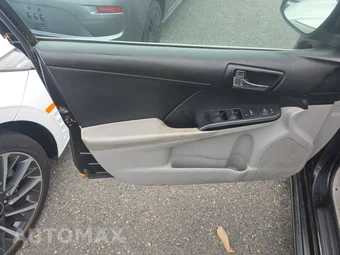 2013 Toyota Camry LE – miniatura 9