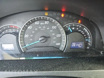 2013 Toyota Camry LE – miniatura 18