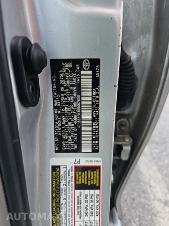 2013 Toyota Camry LE – miniatura 21