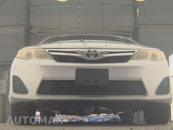 2013 Toyota Camry LE – miniatura 3