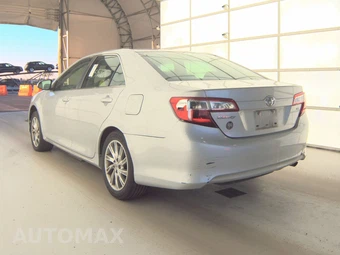 2013 Toyota Camry LE – miniatura 8