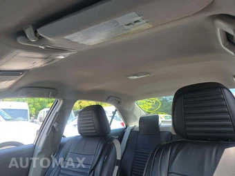 2013 Toyota Camry LE – miniatura 11