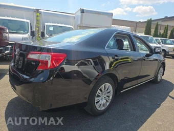2013 Toyota Camry LE – miniatura 3
