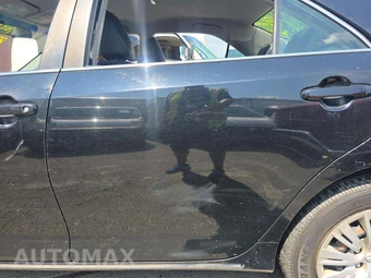 2013 Toyota Camry LE – miniatura 30