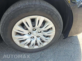 2013 Toyota Camry LE – miniatura 43