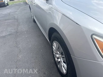 2013 Toyota Camry LE - miniatura 10