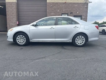 2013 Toyota Camry LE - miniatura 19