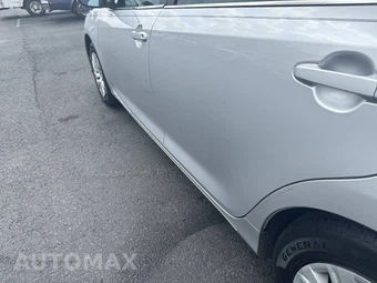 2013 Toyota Camry LE - miniatura 21